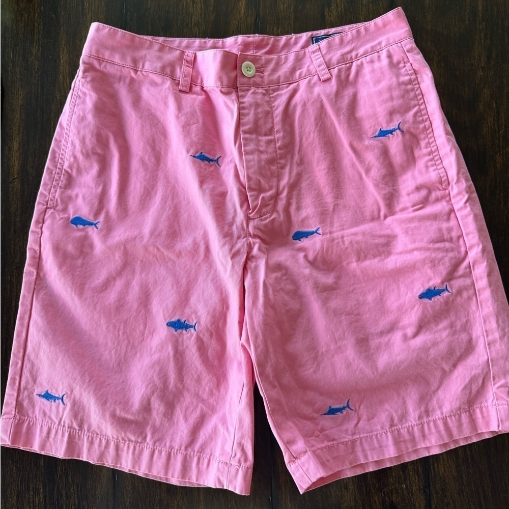 Vineyard Vines Embroidered fish men’s shorts sz 23
